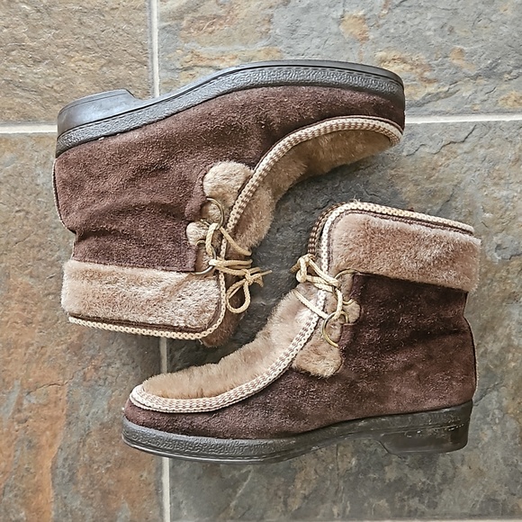Yodelers Vintage Sherpa Lined Boots - Picture 2 of 6
